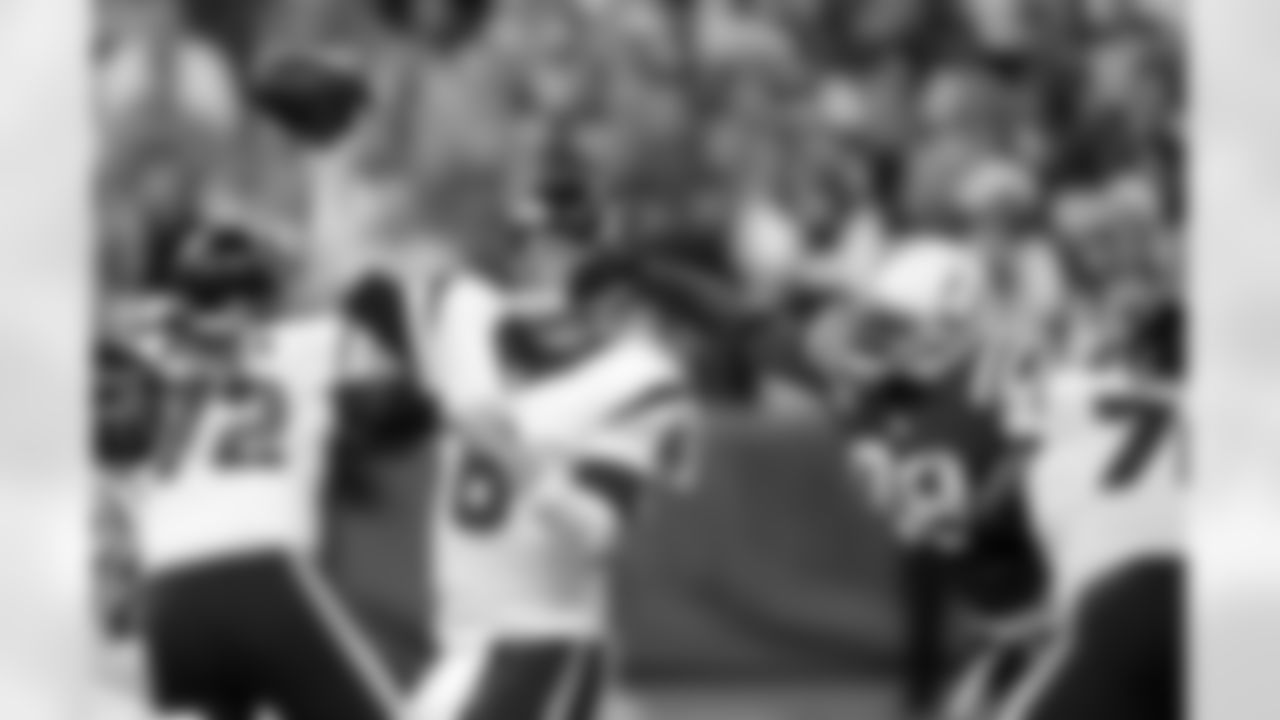 2015 stats: 28-for-57 passing (49.1%), 370 passing yards (92.5 yards per game, 6.5 yards per pass), 3 passing TDs, 1 INT
Career stats: 132-for-227 passing (68.1%), 1,534 passing yards (85.2 yards per game, 6.8 yards per pass), 6 passing TDs, 8 INT, 1 rushing TD