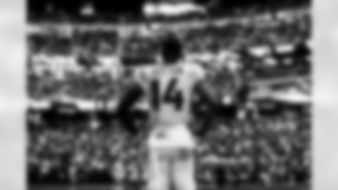 Denver Broncos wide receiver Courtland Sutton (14) during the NFL game against the Las Vegas Raiders on Sunday, December 26, 2021 at Allegiant Stadium in Las Vegas, Nevada.
Gabriel Christus