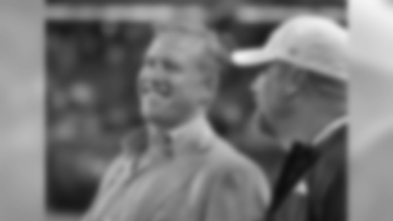 Mr. Elway has at least one thing to smile about -- the score.