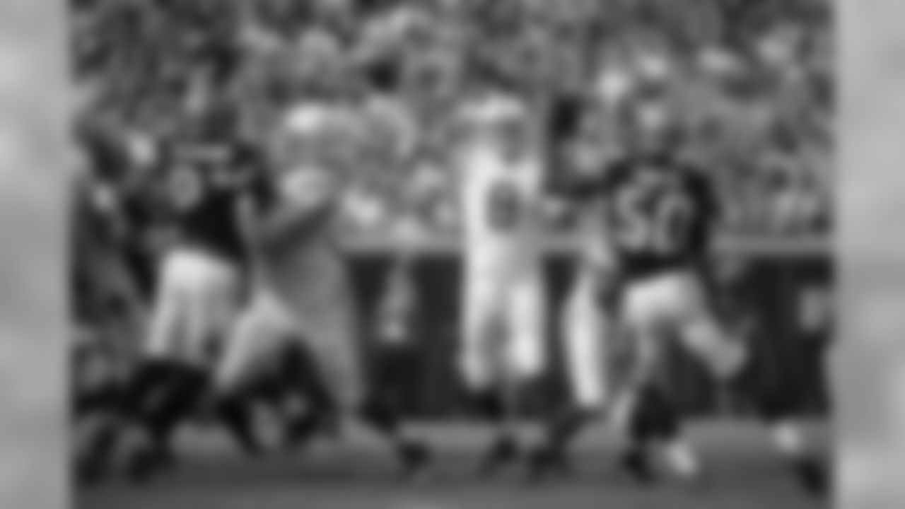 2015 stats: 156-for-256 passing (60.9%), 1,690 passing yards (211.2 yards per game, 6.6 yards per pass), 9 passing TDs, 5 INT
Career stats: 3,222-for-5,330 passing (60.5%), 36,638 passing yards (175.3 yards per game, 6.9 yards per pass), 212 passing TDs, 153 INT, 8 rushing TDs, 17 NFL seasons and 209 games