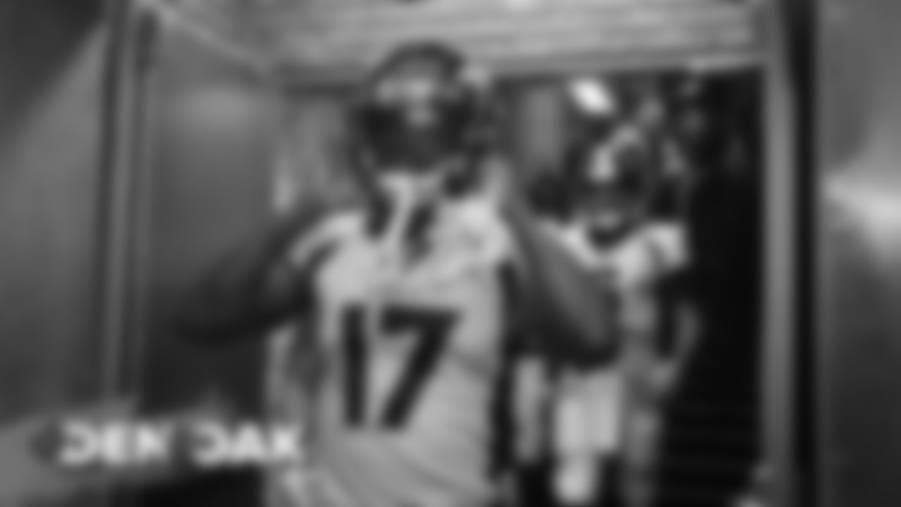 DaeSean Hamilton before the Broncos' game against the Oakland Raiders at Oakland-Alameda Coliseum on September 9, 2019. (Photo by Ben Swanson)