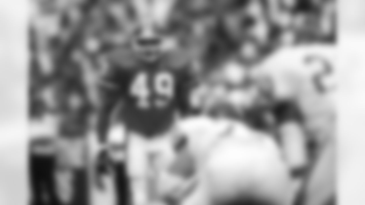 Six-time Pro Bowler; selected as an All-Pro in 1984 (first-team by PFW), 1986 (first-team by NEA), 1989 (second-team by AP)Inducted into the Ring of Fame in 2001
Three Super Bowl appearances (XXI, XXII, XXIV)
Career stats (all with Denver): 184 games, 170 starts, 1,171 total tackles, 30 interceptions, 15.0 sacks, 17 fumble recoveries, one fumble returned for a touchdown
Photo by Eric Lars Bakke