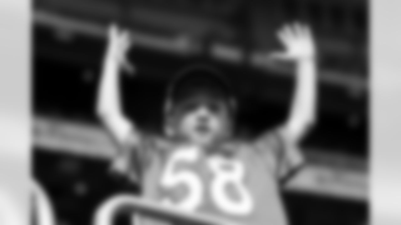 A fan during the Broncos' preseason Week 1 game against the Minnesota Vikings at U.S. Bank Stadium in Minneapolis, Minnesota on August 14, 2021. (Photo by Gabriel Christus)