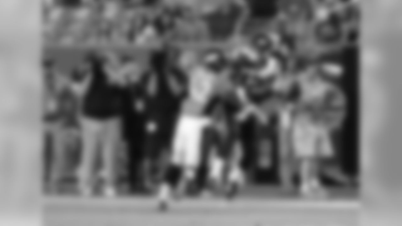 CB Jordan Sullen and Texans WR Lacoltan Bester