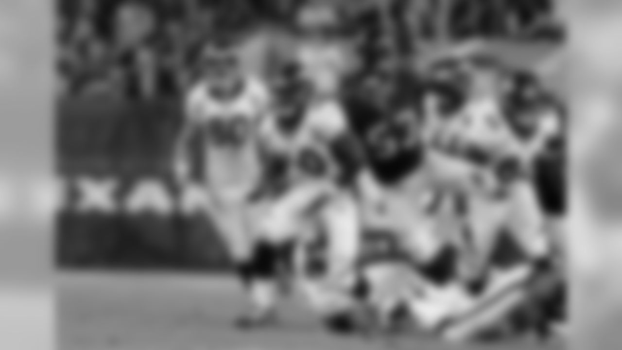 running back Juwan Thompson (40)