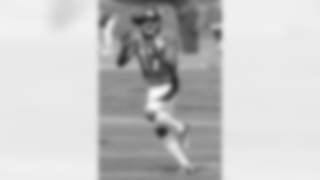 WR Andre Caldwell focuses on making a catch.