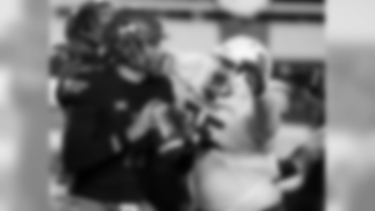 NT Andrew Billings, Baylor"Inside pressure is key to freeing up the great edge rushers of the Broncos, and Billings uses tremendous strength to hold the point of attack against the run and pushes the pocket rushing the passer. If the Broncos opt for offensive line here, Kansas State's Cody Whitehair might get his name called." [April 26]