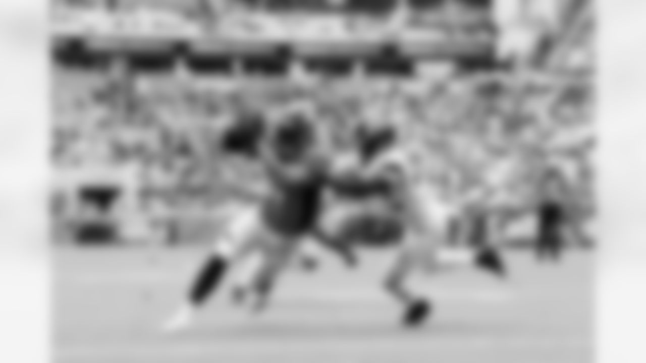 Noah Fant during the Broncos' Week 2 game against the Jacksonville Jaguars at TIAA Bank Field in Jacksonville, Florida on September 19, 2021. (Photo by Gabriel Christus)