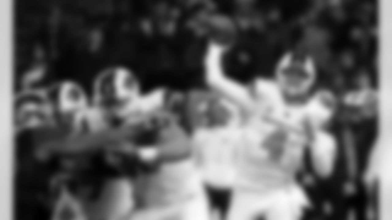 Oregon State quarterback Sean Mannion passes against Washington.