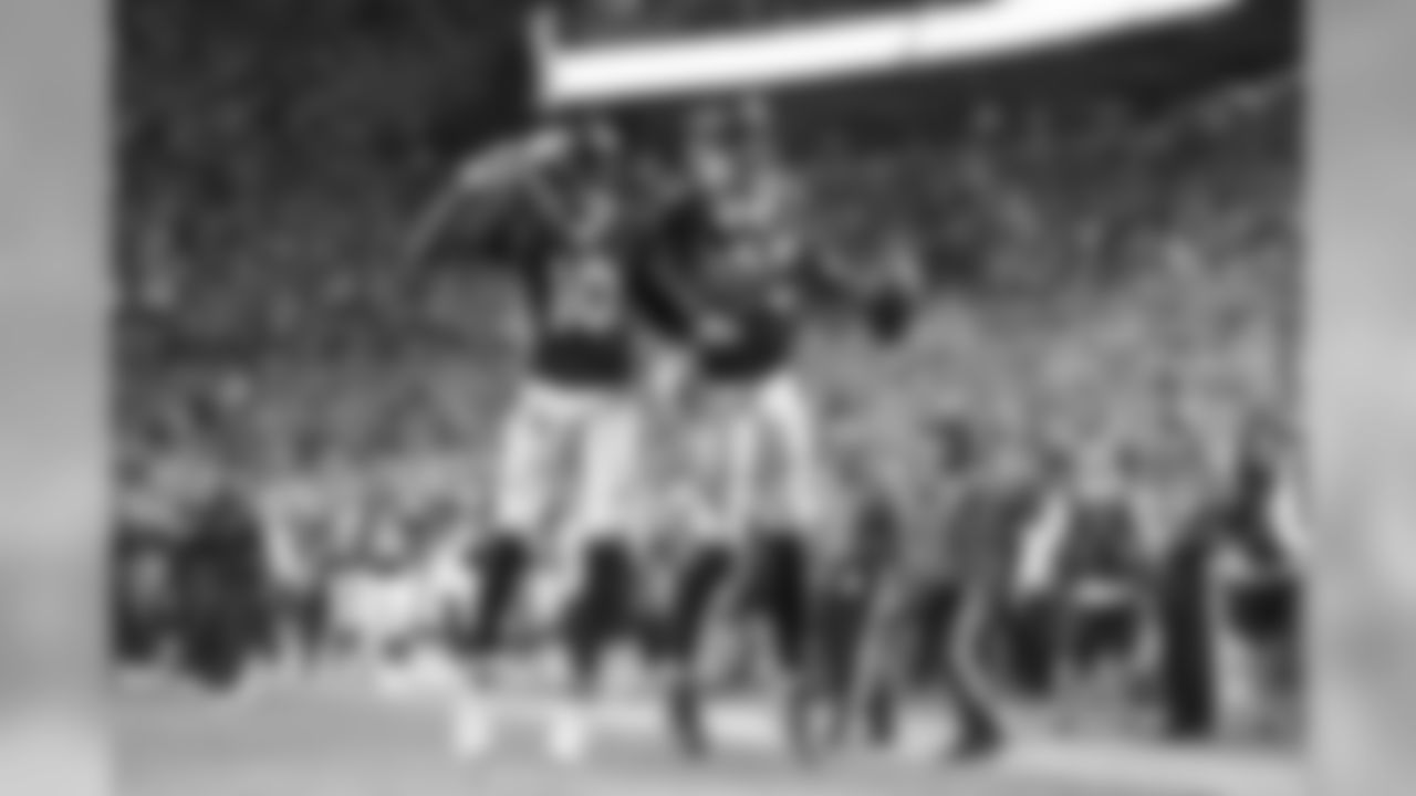 Demaryius Thomas celebrates his 4-yard touchdown catch with Emmanuel Sanders on Oct. 24, 2016.
