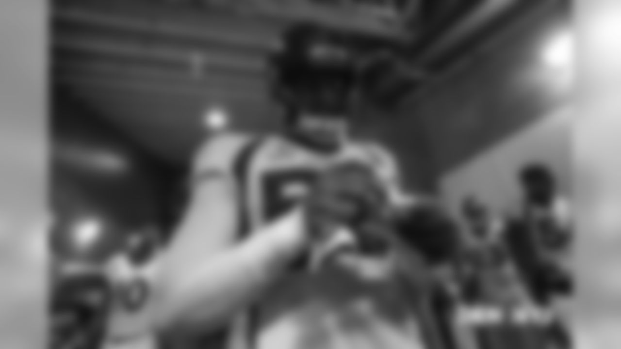 Von Miller in the tunnel during player introductions before the Broncos' Week 5 game against the New York Jets at MetLife Stadium on October 7, 2018.