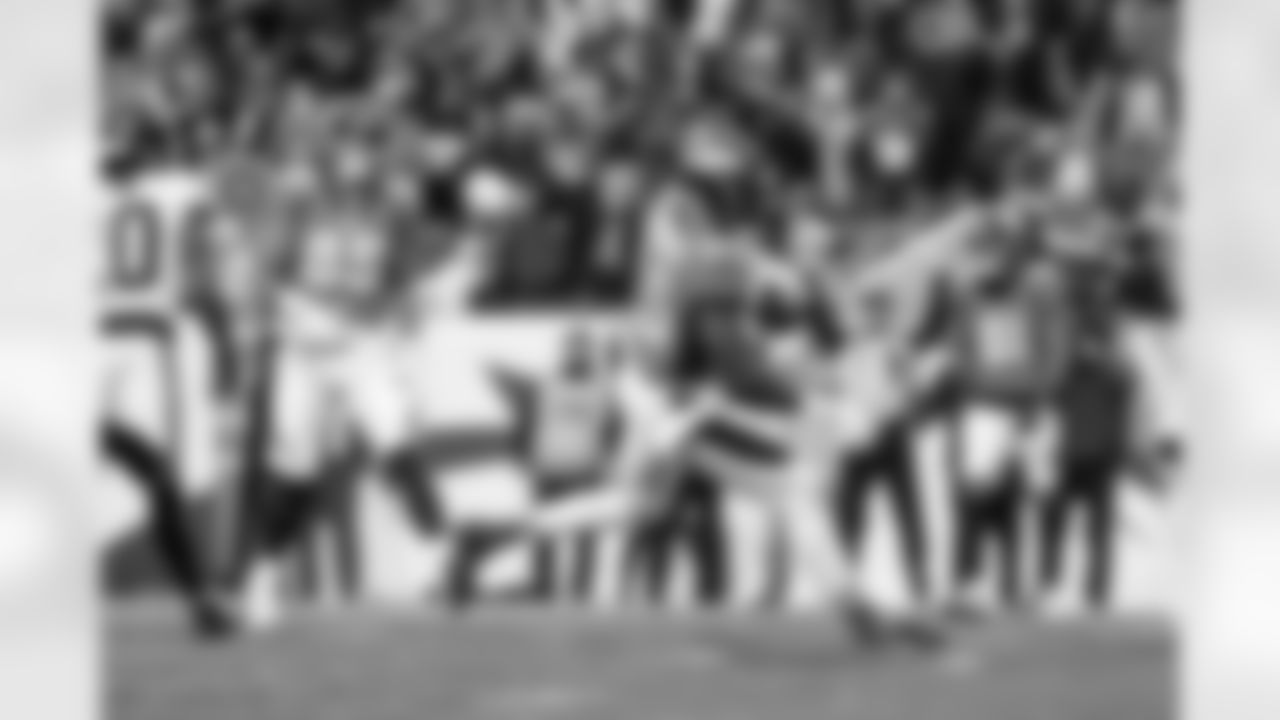 Melvin Gordon III during the Broncos' Week 8 game against the Washington Football Team at Empower Field at Mile High in Denver, Colorado on October 31, 2021. (Photo by Gabriel Christus)