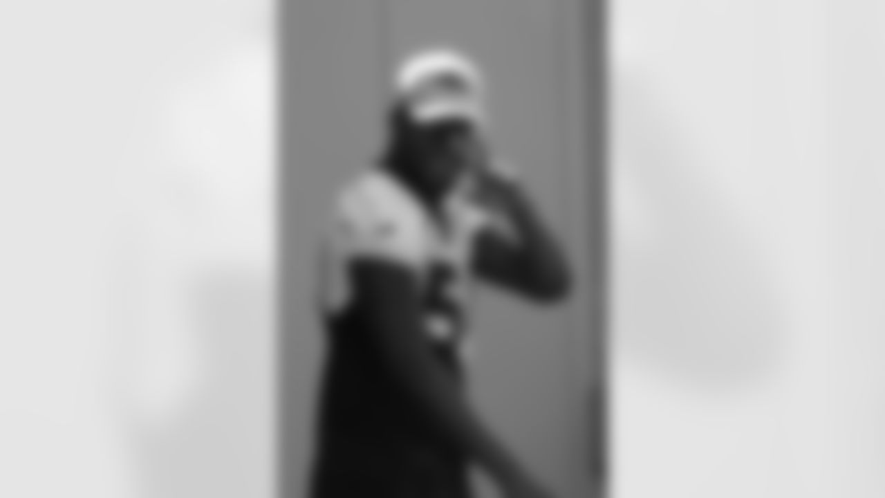 Brandon Marshall heads out to practice on Sept. 8, 2018.