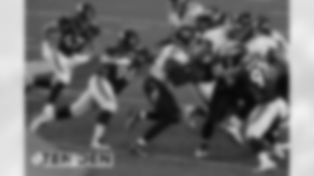 Shelby Harris in action during the Broncos' Week 1 game against the Tennessee Titans at Empower Field at Mile High in Denver, Colorado, on September 14, 2020. (Photo by Gabriel Christus)