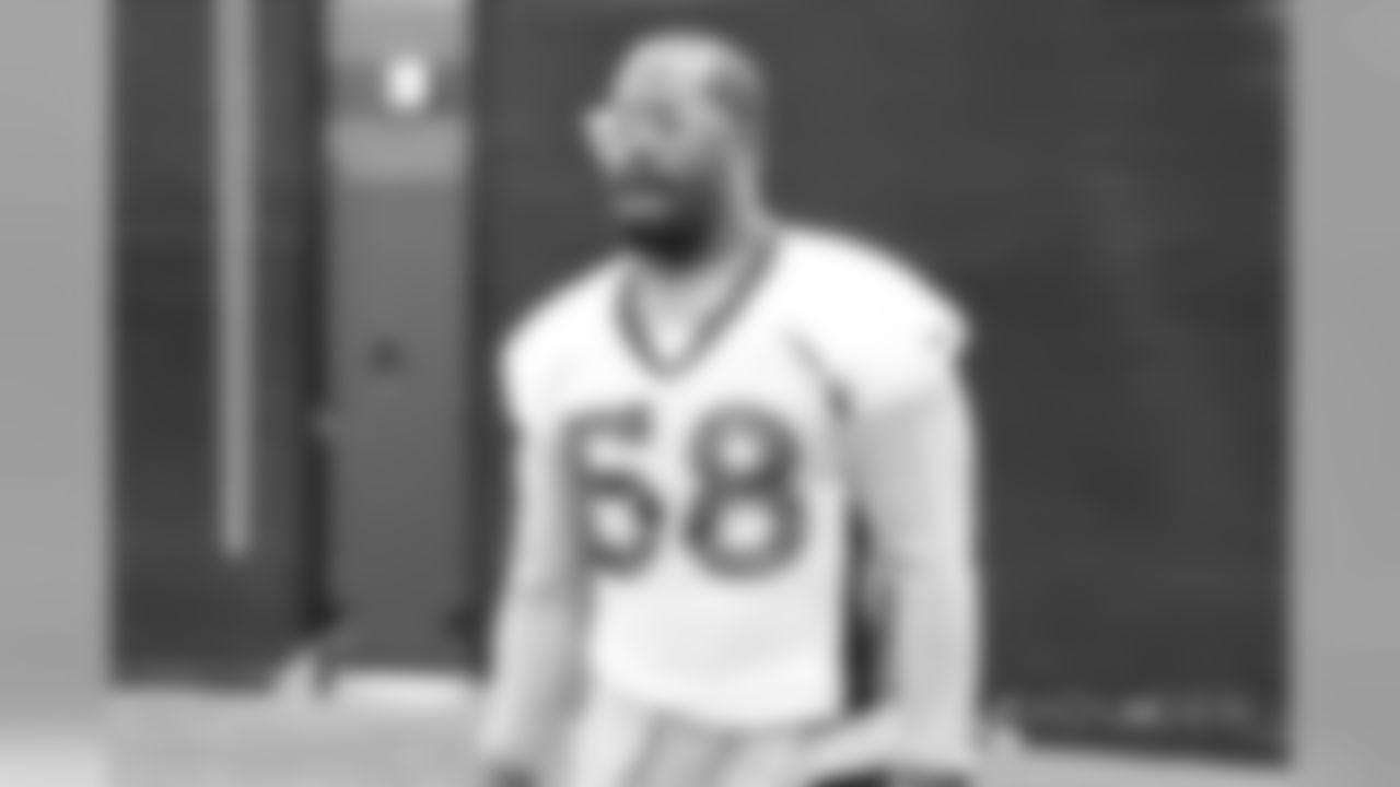 Von Miller during a Saturday walkthrough at UCHealth Training Center on November 3, 2018.