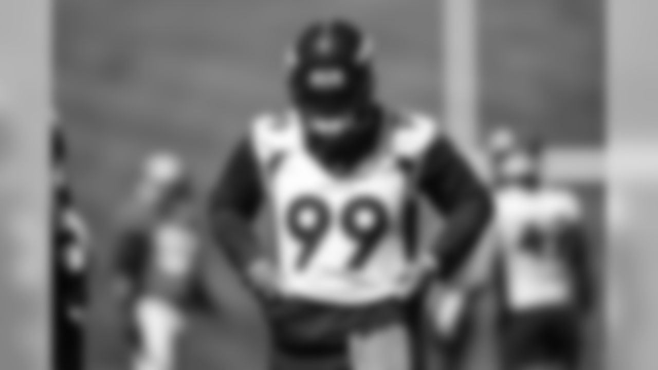 Jurrell Casey pulls his jersey down during practice at UCHealth Training Center on August 12, 2020. (Photo by Ben Swanson)