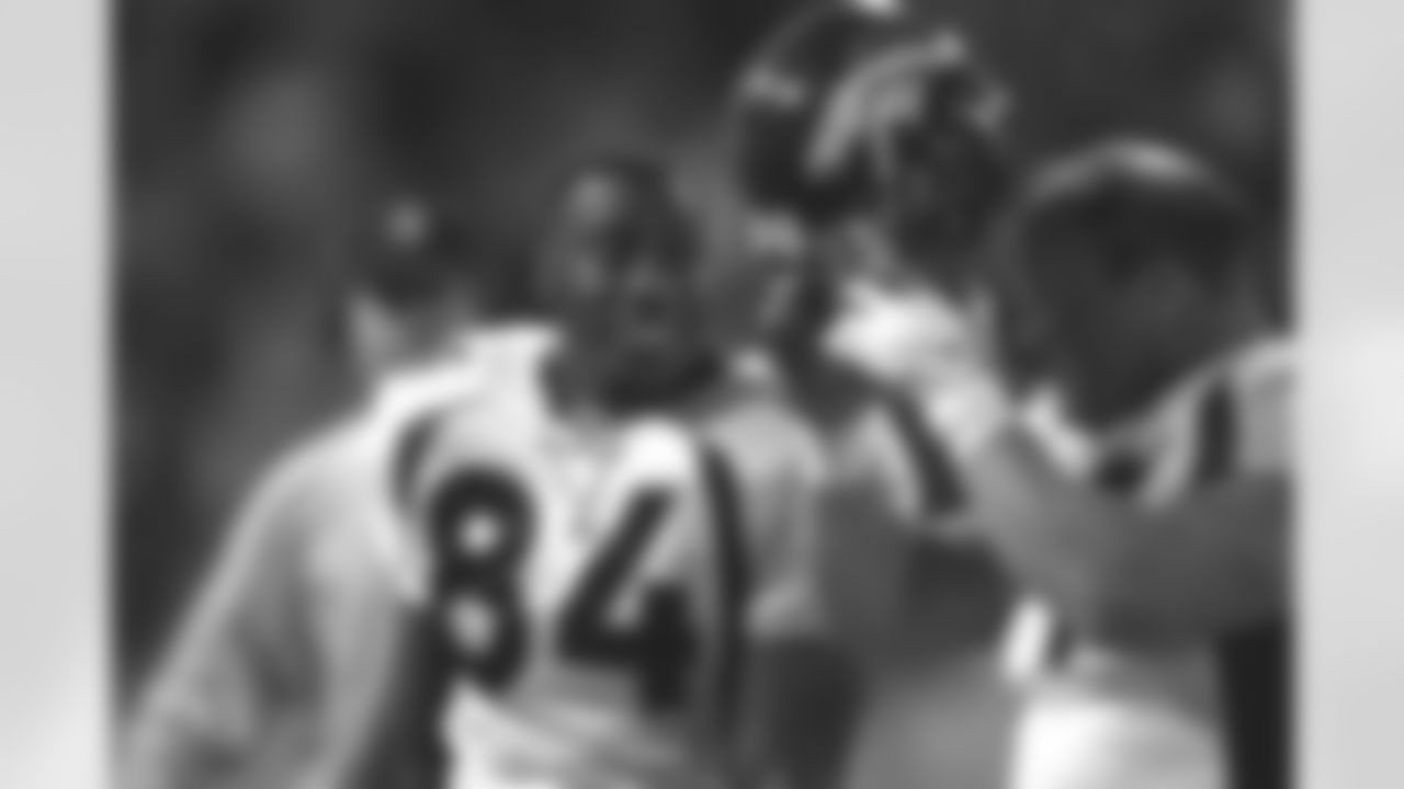 San Francisco: Shannon Sharpe talks with Mike Lodish during a pause in the action against the San Francisco 49ers at 3Com Park in San Francisco, CA on December 15, 1997.