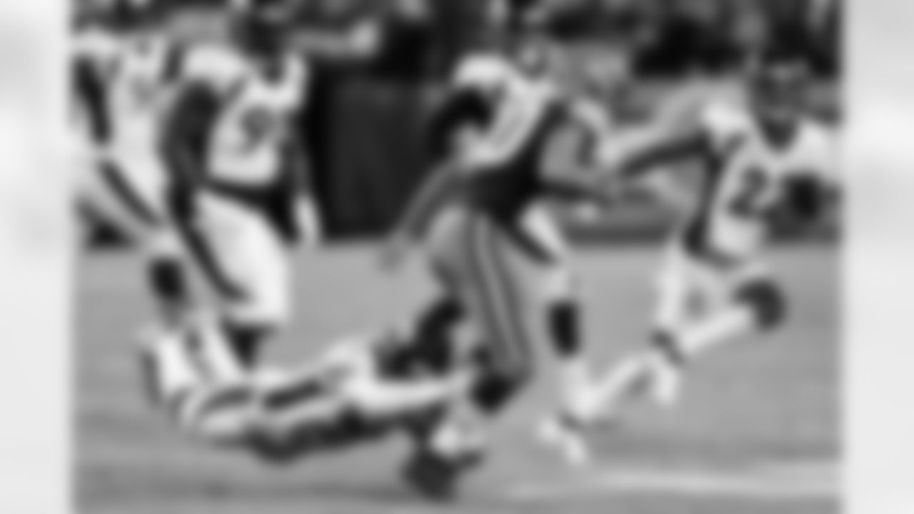 Ronald Darby during the Broncos' Week 7 game against the Cleveland Browns at FirstEnergy Stadium in Cleveland, Ohio on October 21, 2021. (Photo by David Dermer)
