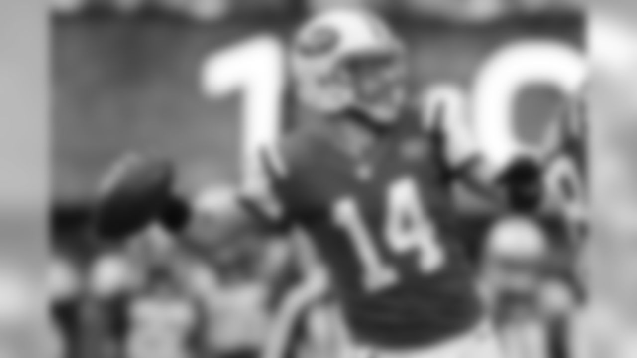 2015 stats: 335-for-562 passing (59.6%), 3,905 passing yards (244.1 yards per game, 6.9 yards per pass), 31 passing TDs, 15 INT, 2 rushing TDs
Career stats: 2,087-for-3,473 passing (60.1%), 23,178 passing yards (205.1 yards per game, 6.7 yards per pass), 154 passing TDs, 116 INT, 13 rushing TD, 11 NFL seasons and 113 games