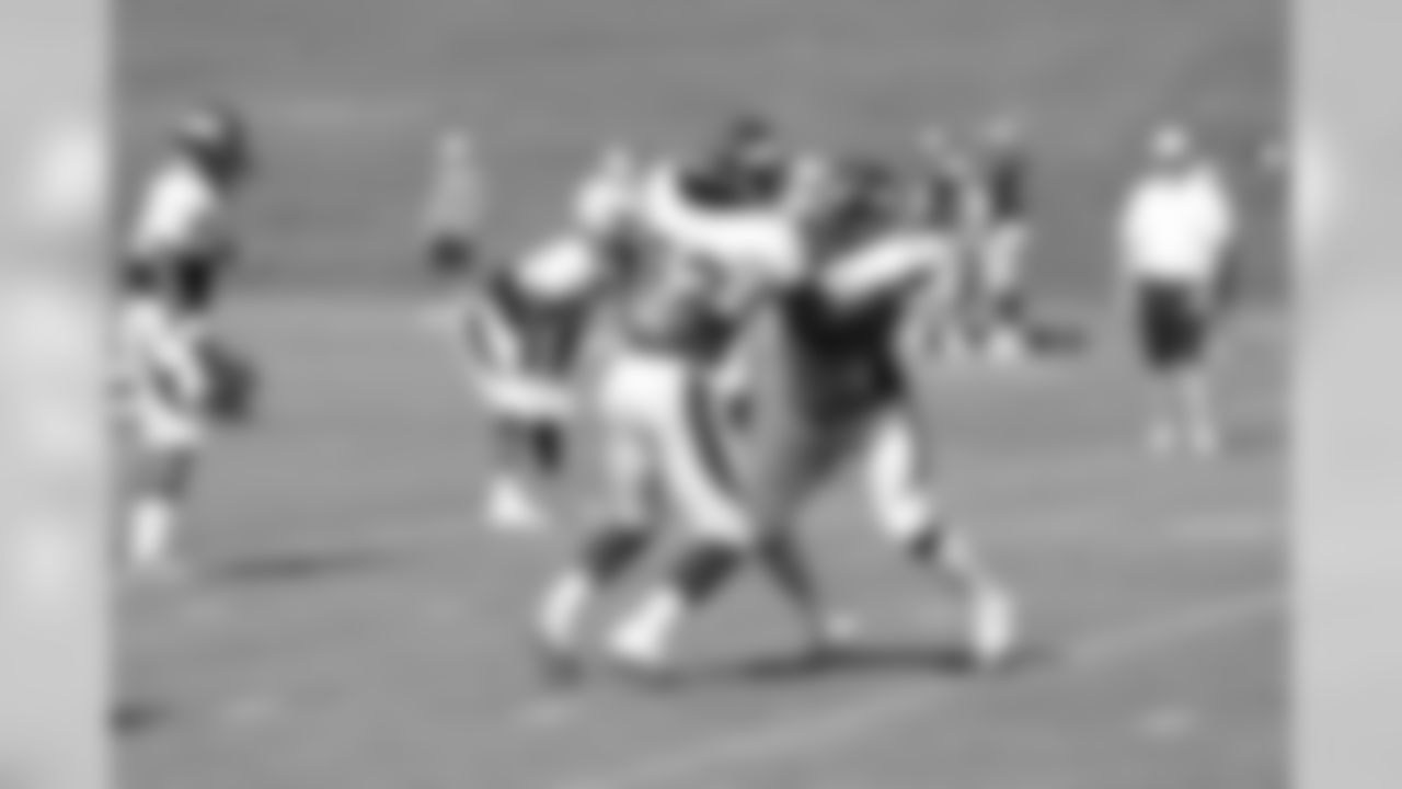 LB Jerrell Harris and LB Jamar Chaney