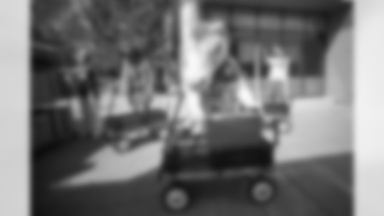 Denver Broncos Cheerleaders and Miles the Mascot deliver more than 2,700 gourmet boxed lunches, prepared by Epicurean Catering, to frontline and essential workers (healthcare professionals, first responders, teachers, grocery store employees and nonprofits) the week of Aug. 31, 2020.