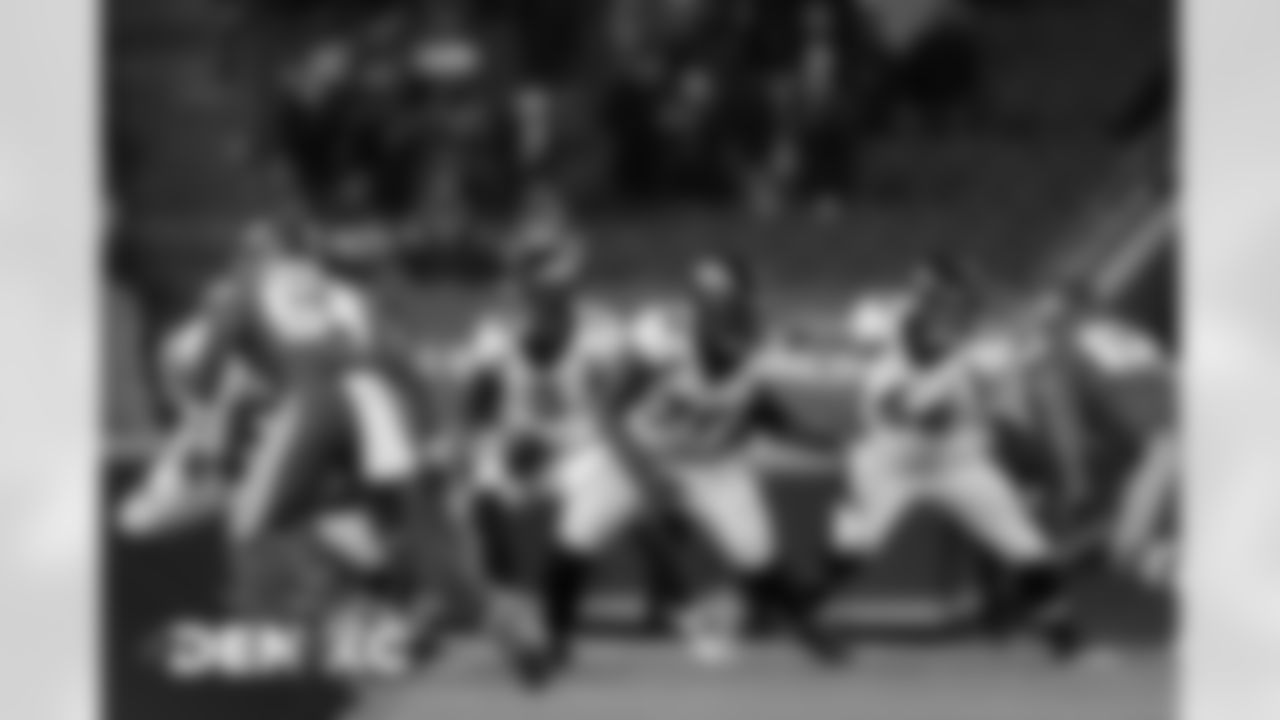 Game action during the first of the Broncos' Week 13 game against the Kansas City Chiefs at Arrowhead Stadium in Kansas City, Missouri. (Photo by Gabriel Christus)