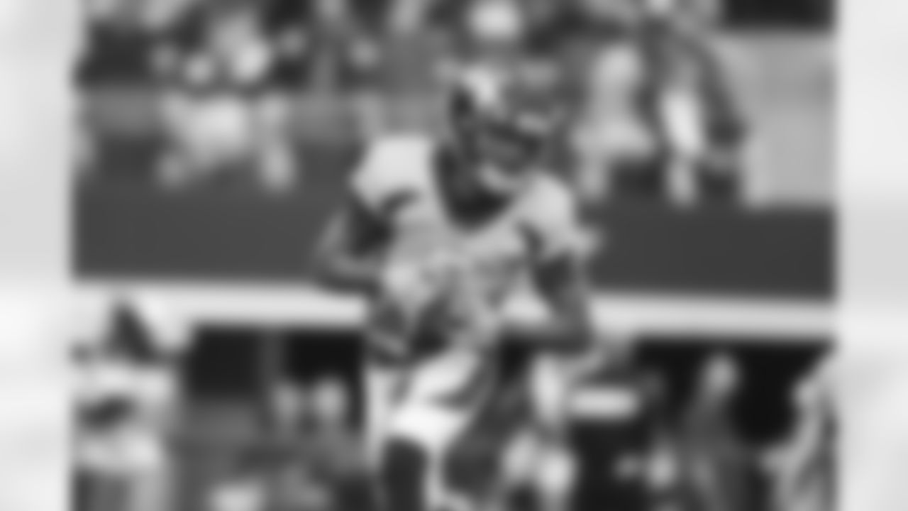 Denver Broncos quarterback Teddy Bridgewater (5) drops back to pass during the NFL game against the Dallas Cowboys on Sunday, November 7, 2021 at AT&T Stadium in Arlington, Texas.
Photo by Gabriel Christus
