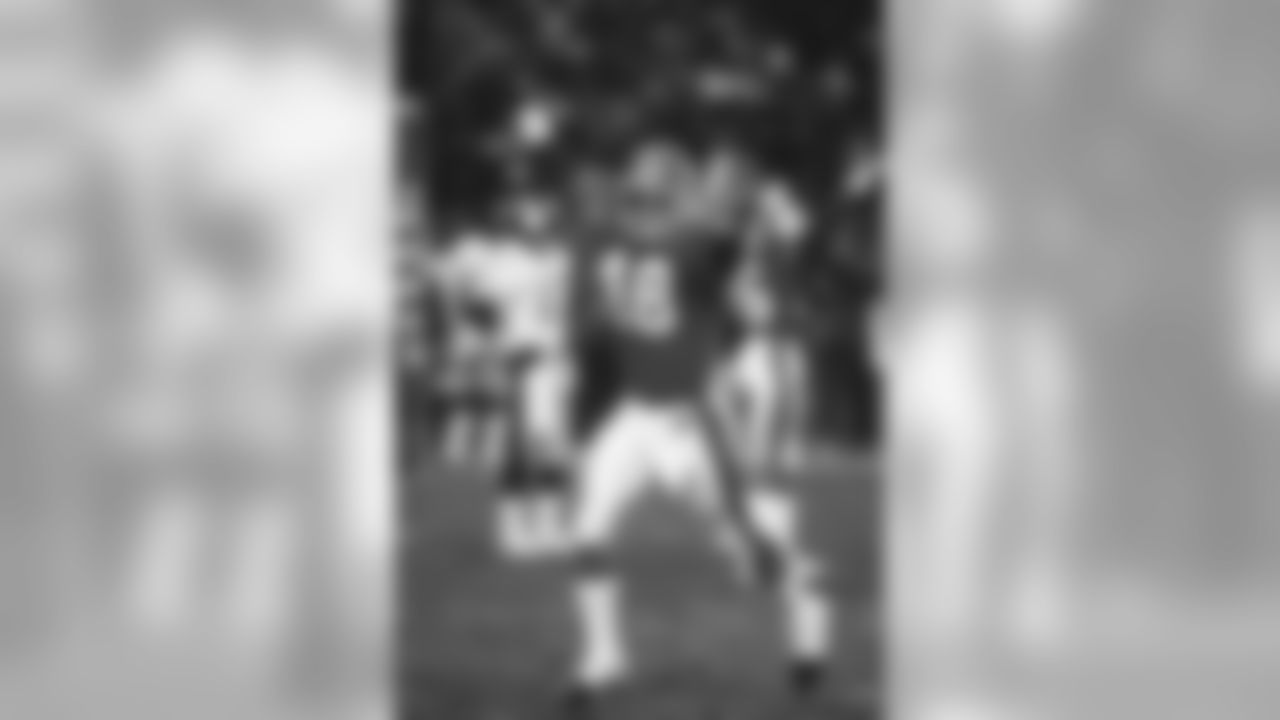 Randy Robbins celebrates his game-sealing fumble recovery in the closing moments of the Broncos' 24-23 win over the Steelers in the 1989 AFC Divisional Round playoffs.