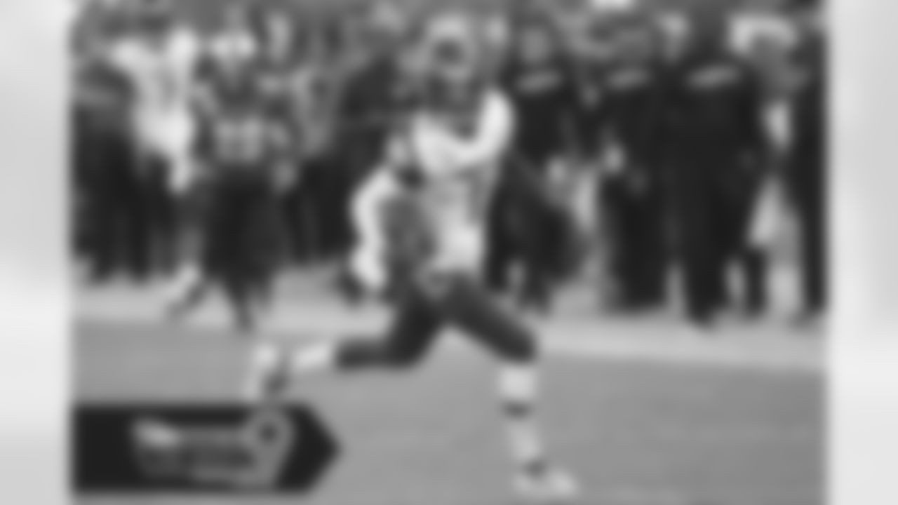 Snippet from Daniel Jeremiah: "He has rare burst and gets up to top speed in an instant. He consistently creates 5-plus yards of separation on vertical routes and can tap into another gear when the ball is in the air."
(AP Photo/Mike Strasinger)