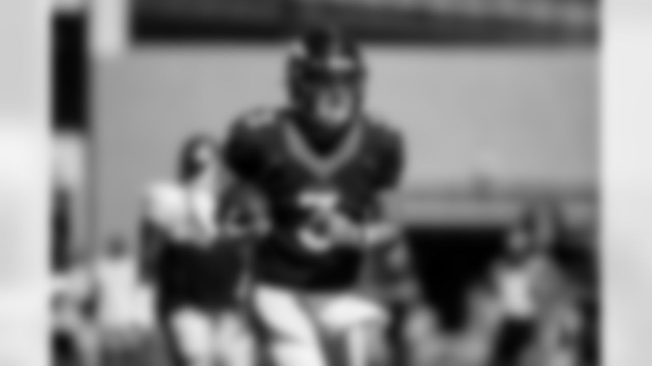 Drew LockDrew Lock during a joint practice with the Minnesota Vikings amid training camp at TCO Performance Center on August 11, 2021. (Photo by Ben Swanson)