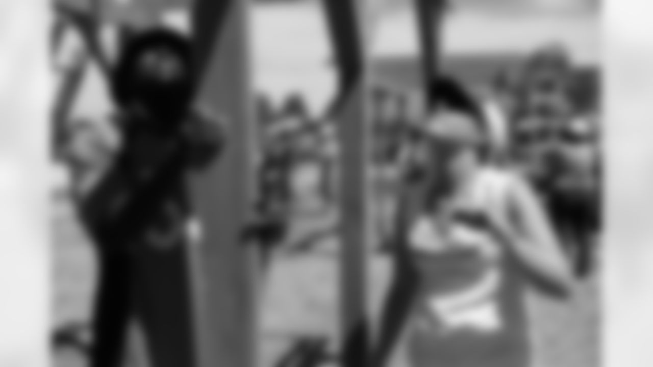 BroncosKaboom_alm-27