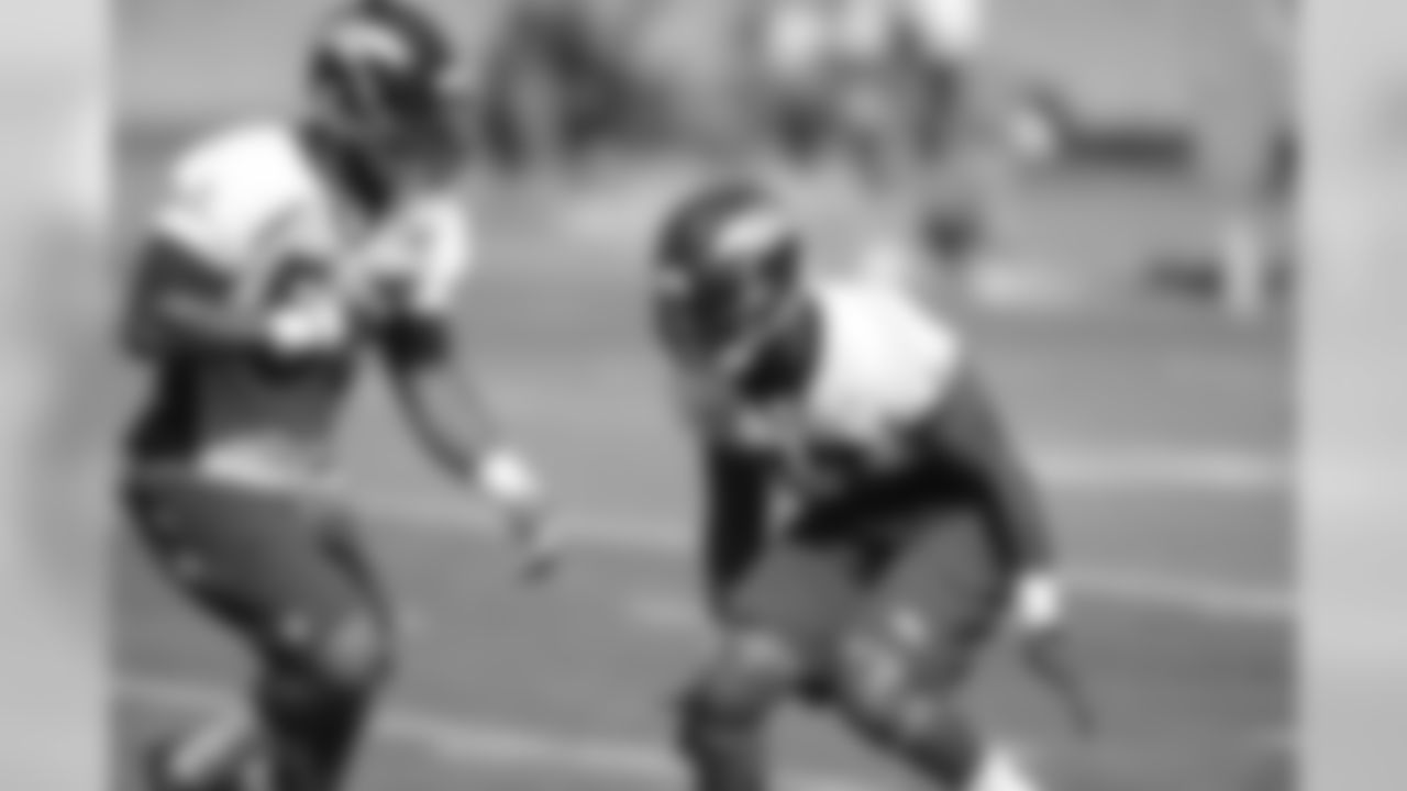LB Lerentee McCray and LB Steven Johnson
