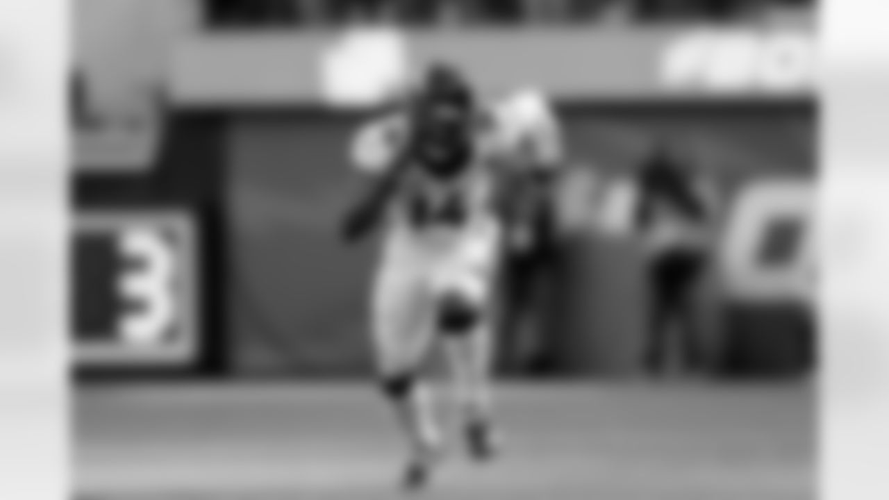 Courtland Sutton during the Broncos' Week 17 game against the Los Angeles Chargers at SoFi Stadium in Inglewood, California on January 2, 2022. (Photo by Ric Tapia)