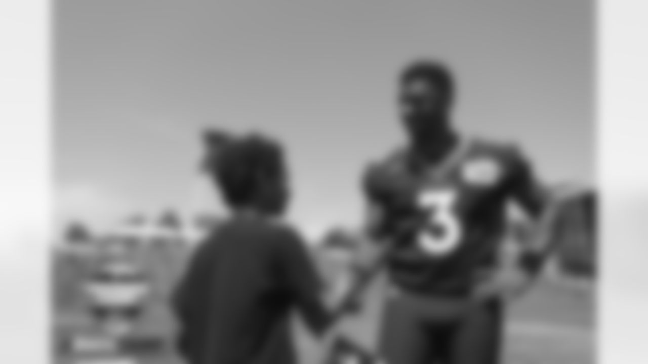 Russell Wilson during training camp on Wednesday, July 27, 2022 at UCHealth Training Center in Englewood, Englewood.
Photo by Gabriel Christus/Denver Broncos