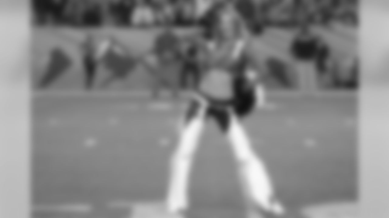 Erica L., 181001, Denver Broncos, KCC, Cheerleaders, DBC