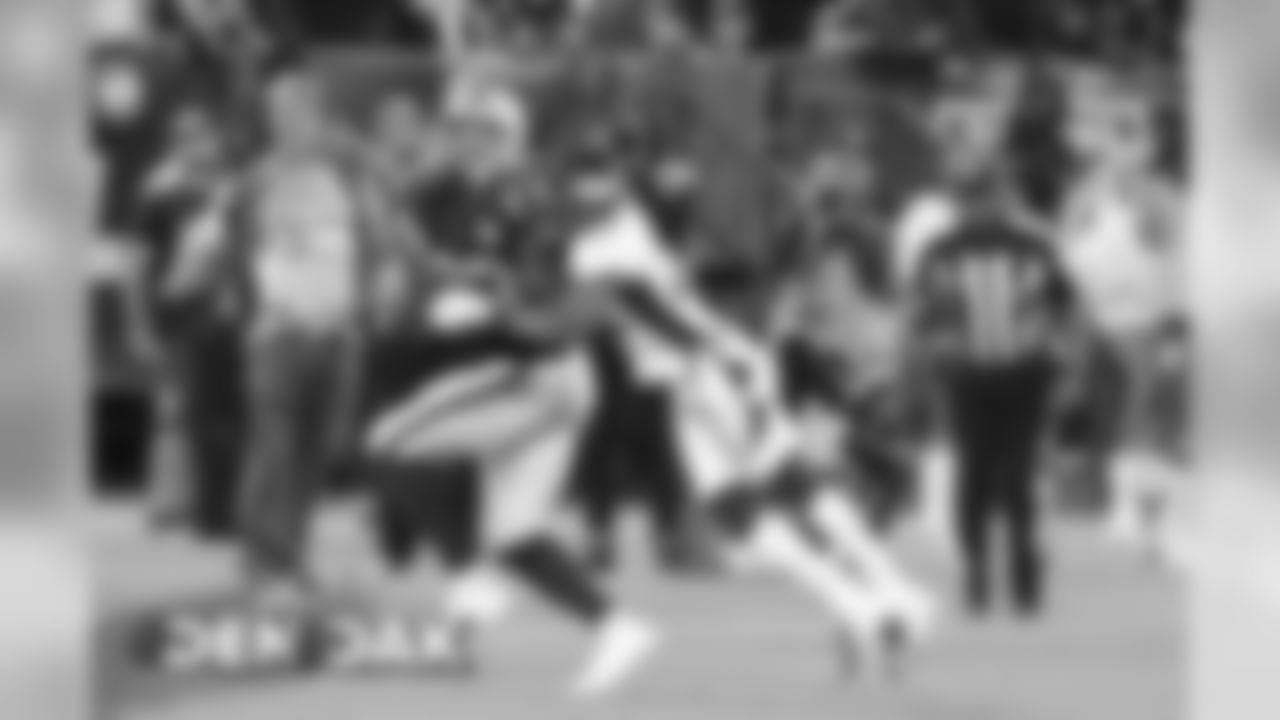 Kareem Jackson during the NFL game against the Oakland Raiders at Oakland-Alameda County Coliseum in Oakland, California, September 09, 2019.
Photo by Ben Hays