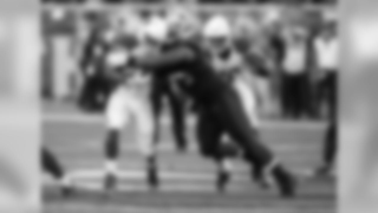 2015 stats: 65 total tackles (45 solo), 1.0 sack, 1 pass defensed, 1 forced fumbleCareer stats: 91 total tackles (67 solo), 2.0 sacks, 2 passes defensed, 1 forced fumble, 5 NFL seasons