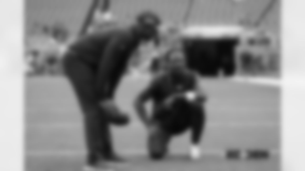 Defensive Backs Coach Greg Williams and Adam Jones during pregame warmups before the game against the Kansas City Chiefs during the game at Broncos Stadium at Mile High in Denver, Colorado, October 01, 2018.
Photo by Gabriel Christus
