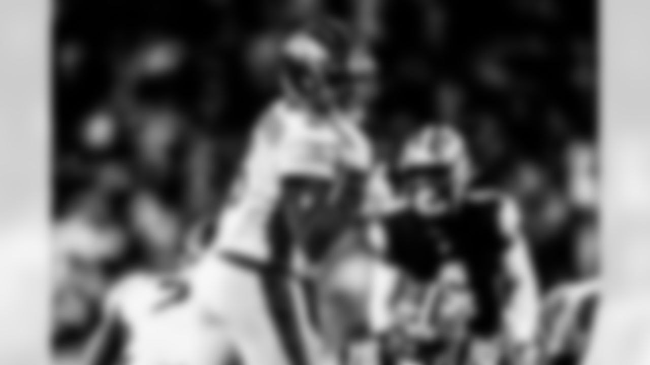 Teddy Bridgewater during the Broncos' Week 7 game against the Cleveland Browns at FirstEnergy Stadium in Cleveland, Ohio on October 21, 2021. (Photo by David Dermer)