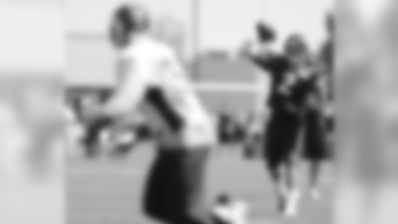 Dysert throws a pass.