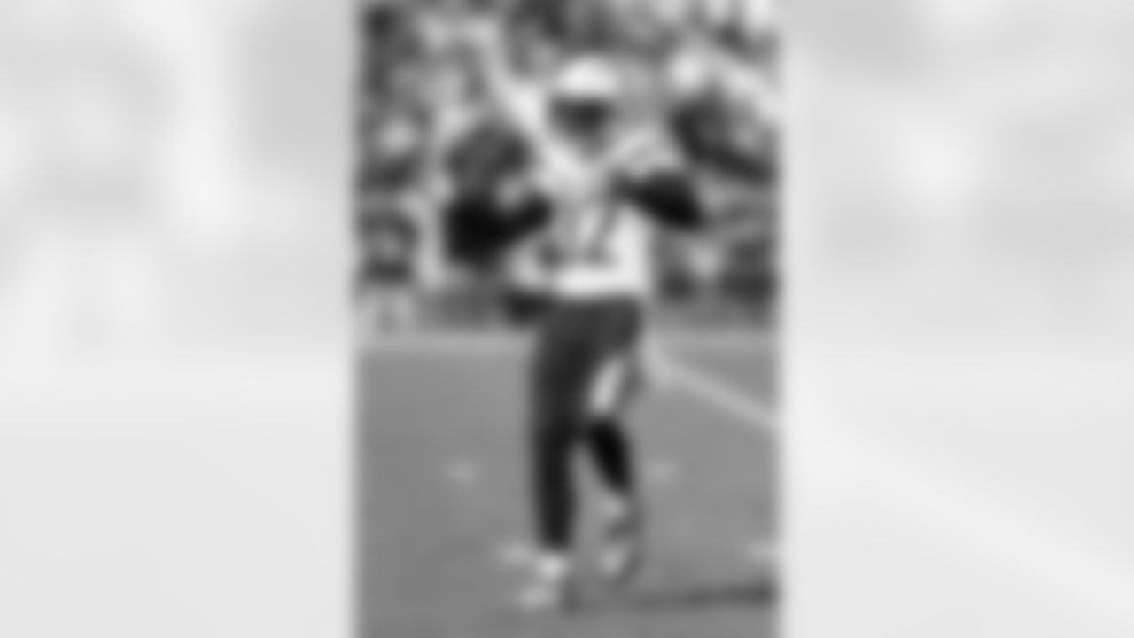 Backed up by 37 Jahleel Addae
