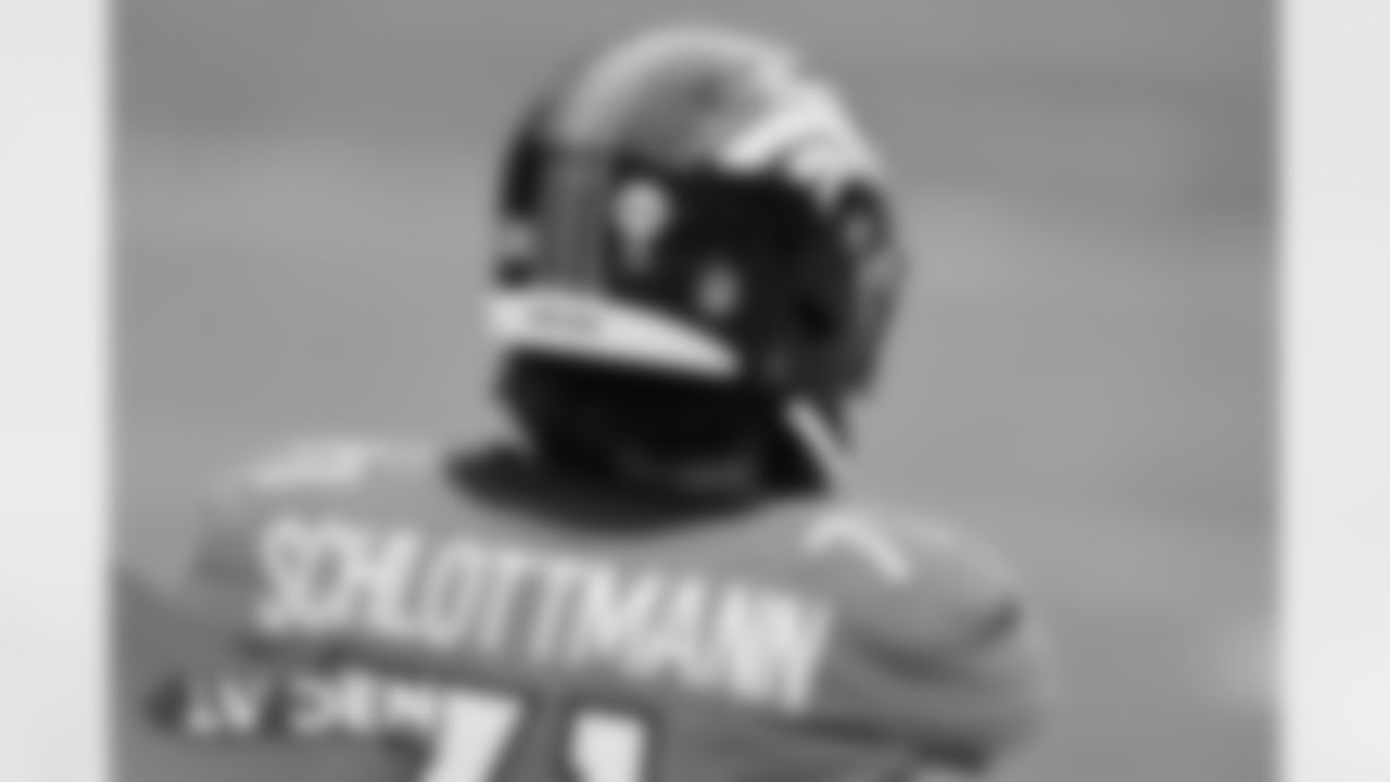 Austin Schlottmann during pregame warmups before the Broncos' Week 17 game against the Las Vegas Raiders at Empower Field at Mile High in Denver, Colorado on January 3, 2021. (Photo by Eric Lars Bakke)