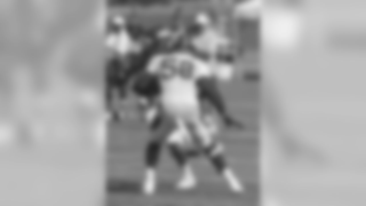 LB Von Miller