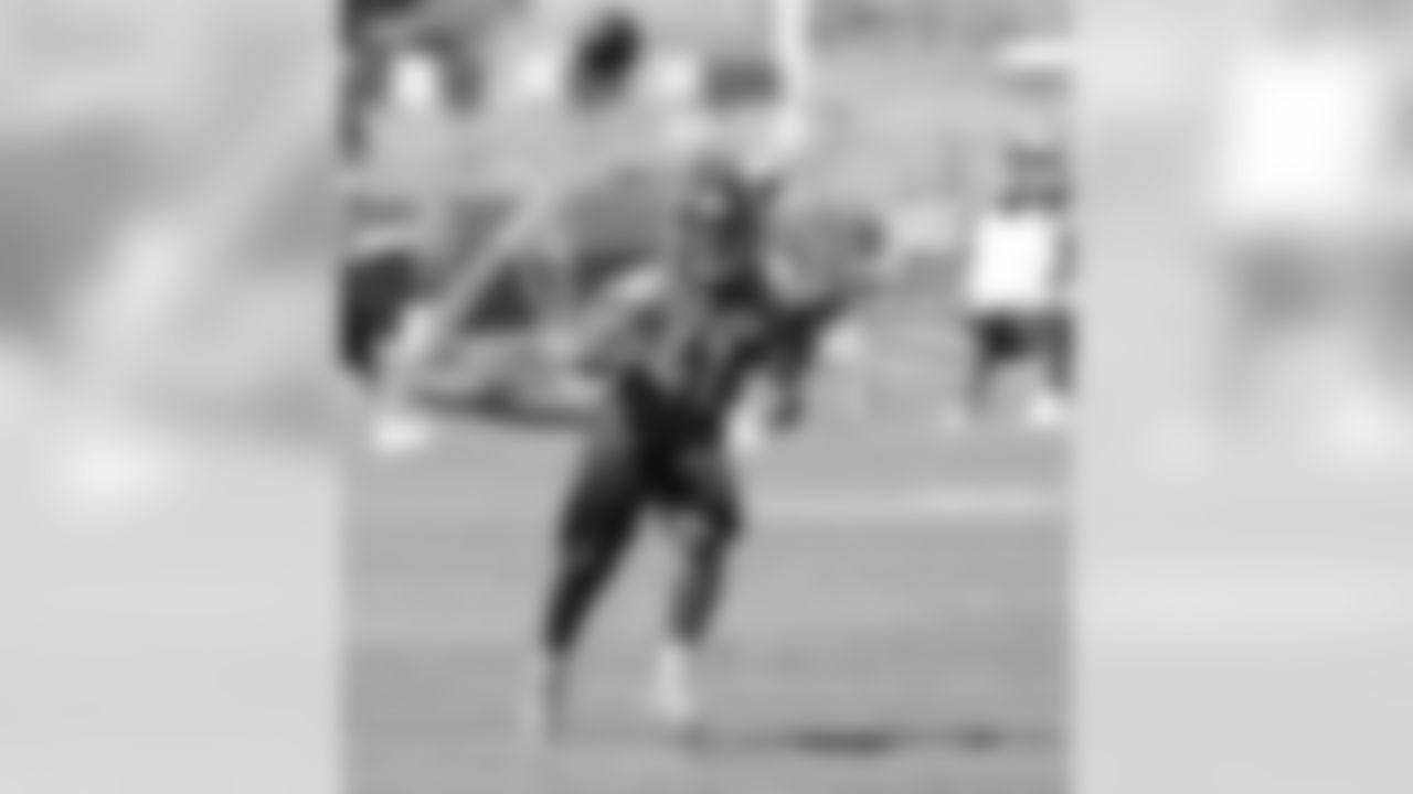 DB Charles Mitchell