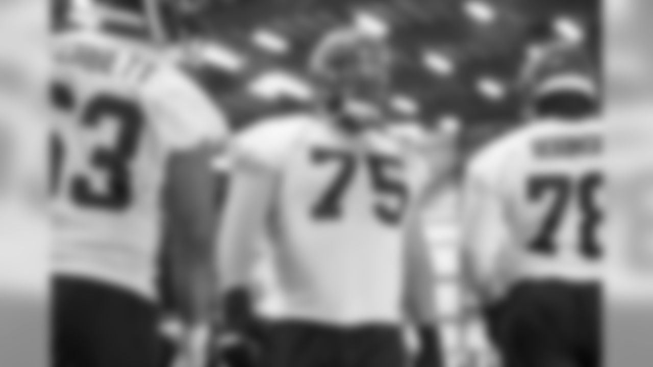 Offensive guard Joel Bitonio (75) during the last day of minicamp on June 6, 2019.