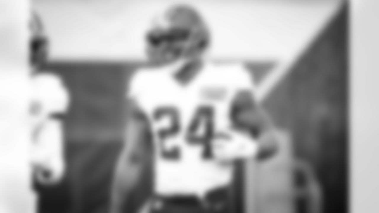 Running Back Nick Chubb (24) during practice on January 13, 2021.