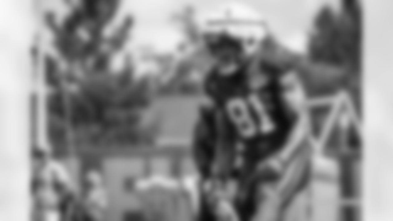 Tight end Zaire Mitchell-Paden (81) during the ninth day of training camp at CrossCountry Mortgage Campus on August 6, 2022.