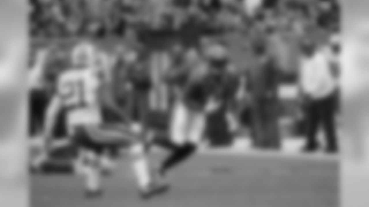 WR Terrelle Pryor Sr. avoids the Jets defense.