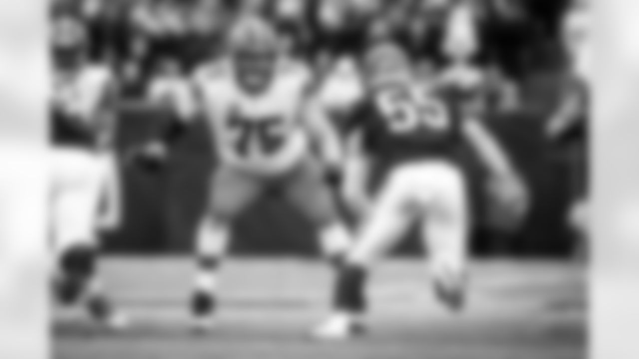 Offensive guard Joel Bitonio (75) during a NFL football game between the Cleveland Browns and Cincinnati Bengals on December 11, 2022 at Paycor Stadium. The Browns lost 23-10.