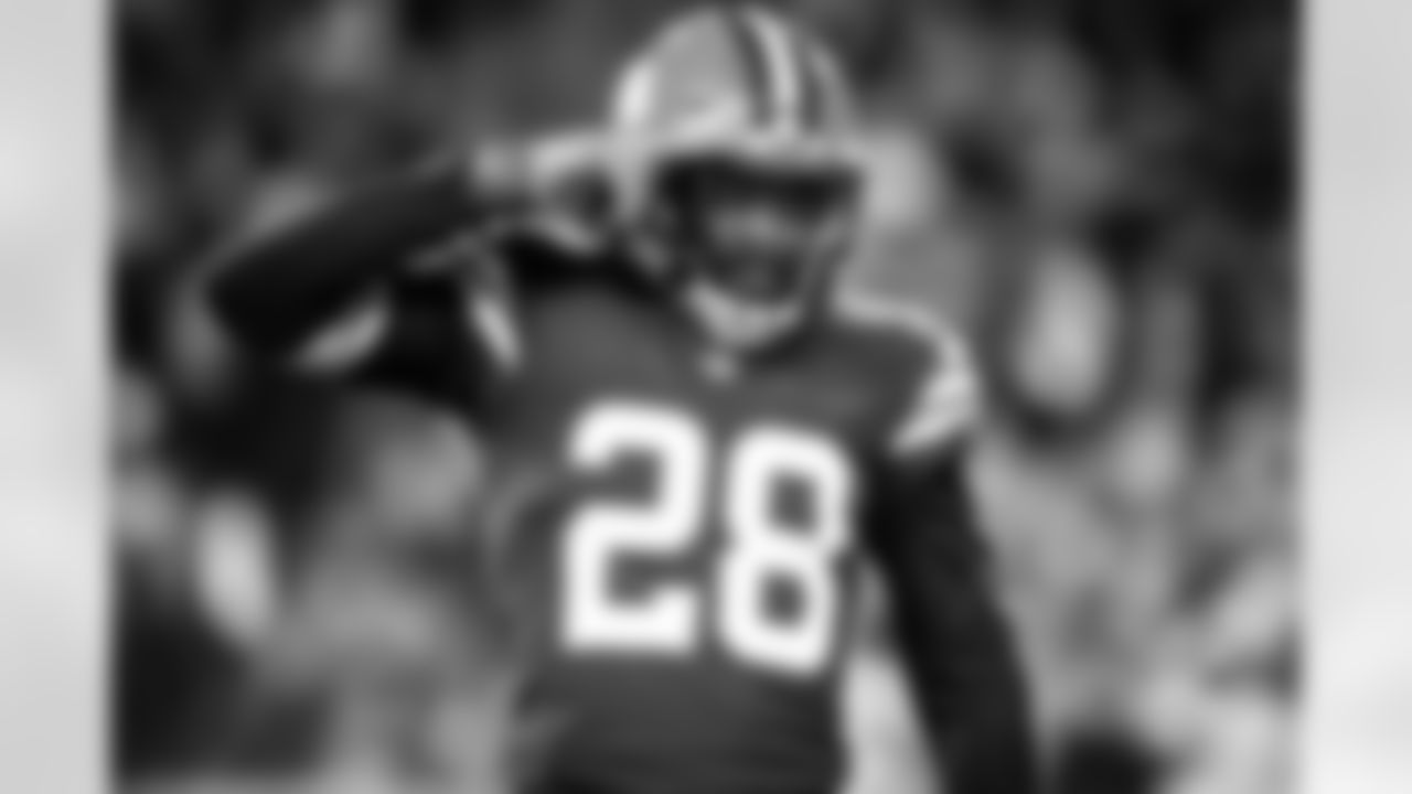 Linebacker Jeremiah Owusu-Koramoah (28) during a NFL football game between the Las Vegas Raiders and Cleveland Browns on December 20, 2021 at FirstEnergy Stadium. The Browns lost 14-16.